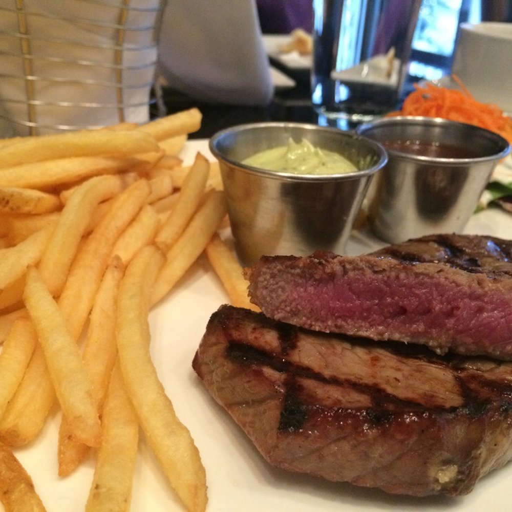 Restaurant Le Grill - a steak and french fries - American Near Me - Trois-Rivieres, Quebec