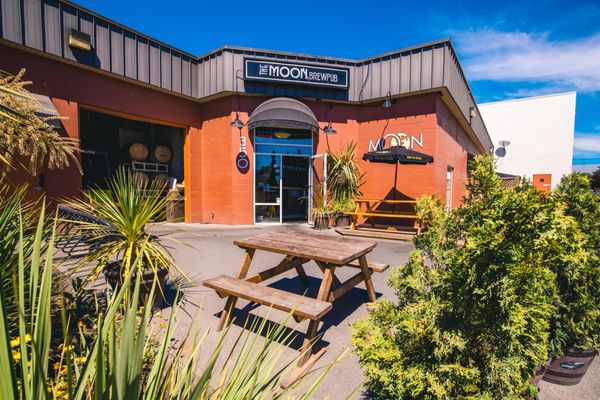 Moon Under Water Brewpub and Distillery by null