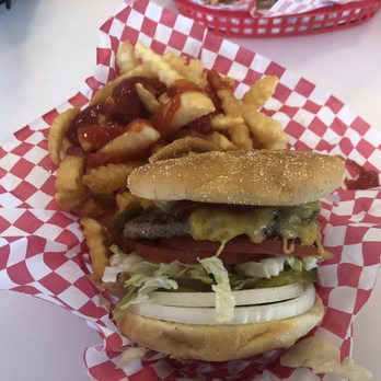 Hungry Harbor Grille - Jalapeño cheddar burger, couldn't even get my mouth around it after smashing it down - Burgers Near Me - Long Beach, Washington