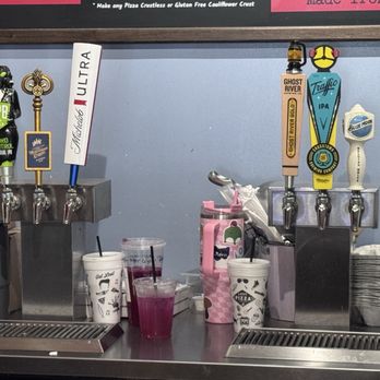 Lost Pizza - Beer taps - Pizza Near Me - Tupelo, Mississippi
