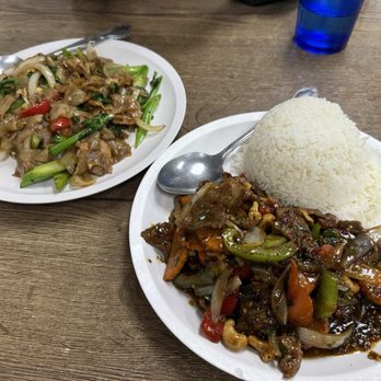 Thai Curry - Thai Near Me - Paramount, California Thai Curry - Thai Near Me - Paramount, California