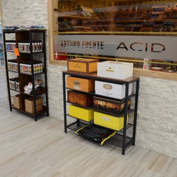TUNDRA SMOKE SHOP EAST GREEN BAY - Updated May 2026 - 18 Photos - 2030 E  Mason St, Green Bay, Wisconsin - Tobacco Shops - Phone Number - Yelp