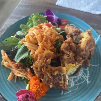405 Thai & Sushi - Soft Shell Crab Salad - Sushi Bars Near Me - North Hills, California