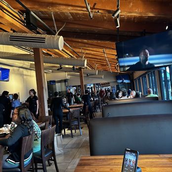 Yard House - Bars Near Me - Long Beach, California