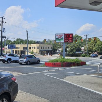 Hillwood Mart - 7/29/23 - Gas Stations Near Me - Falls Church, Virginia Hillwood Mart - 7/29/23 - Gas Stations Near Me - Falls Church, Virginia