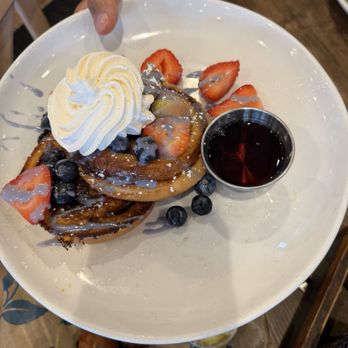 Blueberry's Grill - Cinnamon roll French toast - Breakfast & Brunch Near Me - Myrtle Beach, South Carolina Blueberry's Grill - Cinnamon roll French toast - Breakfast & Brunch Near Me - Myrtle Beach, South Carolina