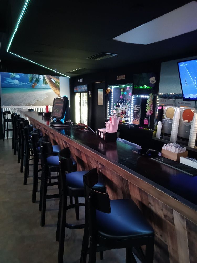 DAIQUIRIS & CREAMS Updated September 2024 1729 Gause Blvd E