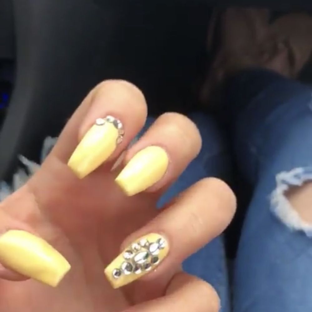 Tee Nails - Nail Salons Near Me - Chicago, Illinois