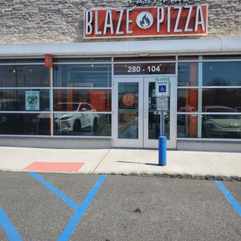 Blaze Pizza - Salad Near Me - Livingston, New Jersey