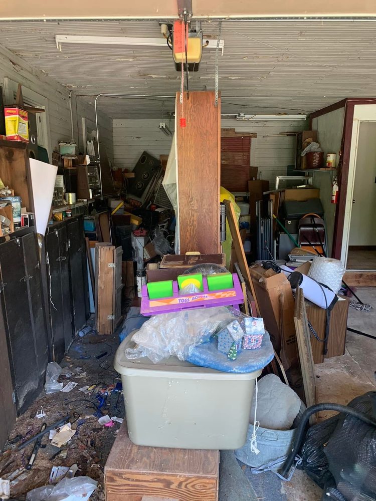 SoonerStrong Hauling & Junk Removal - tree service in Midwest city , OK