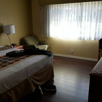 Deer Haven Inn - Single bed room - Hotels Near Me - Pacific Grove, California
