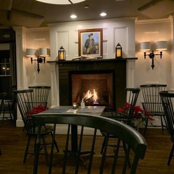 Town Meeting Bistro - Main dining area with fire place - New American Near Me - Lexington, Massachusetts