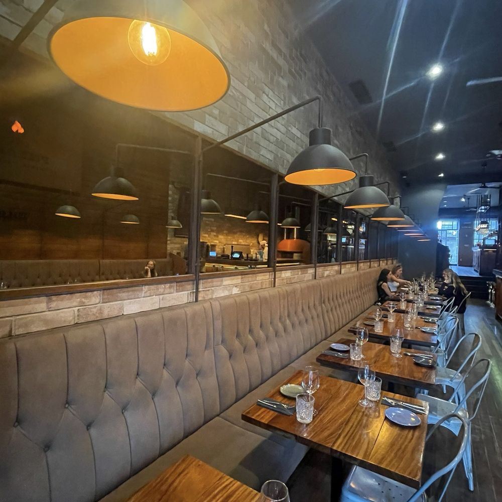 IL Pizzaiolo - Interior of the restaurant - Pizza Near Me - Porto, 13