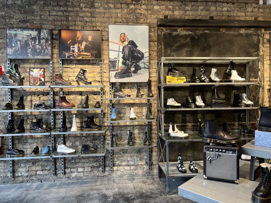 靴 Waste store Dr. Martens Waste Dr. Martens - Waste Store London