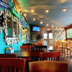 Eadies Fish House - Patio seating