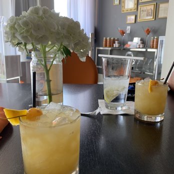 Mango Mangeaux - New American Near Me - Hampton, Virginia