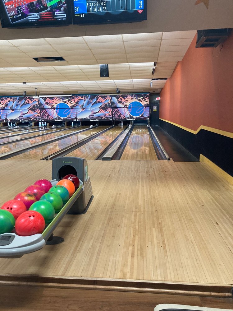 EAST GREENBUSH BOWLING CENTER Updated September 2024 17 Reviews