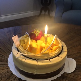 85°C Bakery Cafe-Corona - Mango cake looks pretty but tasted horrible. - Bakeries Near Me - Corona, California