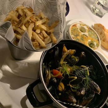 Alouette Bistro - Moules frites - French Near Me - Vancouver, British Columbia Alouette Bistro - Moules frites - French Near Me - Vancouver, British Columbia