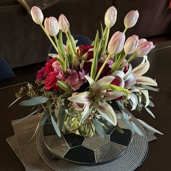 Jen's Floral and Design - Flowers after seven days. Still beautiful. - Florists Near Me - Fishers, Indiana Jen's Floral and Design - Flowers after seven days. Still beautiful. - Florists Near Me - Fishers, Indiana