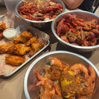 Reel Seafood & Bar - Chicken Wings Near Me - Houston, Texas Reel Seafood & Bar - Chicken Wings Near Me - Houston, Texas