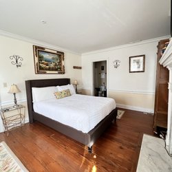 The Old Brick Inn - Come stay with us in St. Michaels!