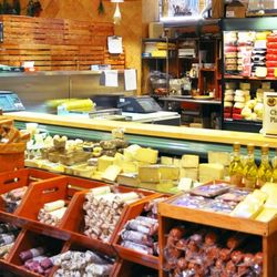 Uncle Giuseppe's Marketplace