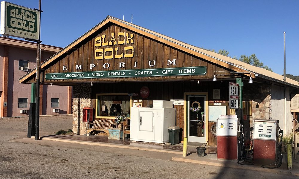 MOUNTAINEER INN Updated September 2024 21 Photos 6 The Ln