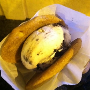 CREAM - White chocolate macadamia nut cookies! I totally forgot the name of this ice cream tho LOL - Desserts Near Me - Berkeley, California
