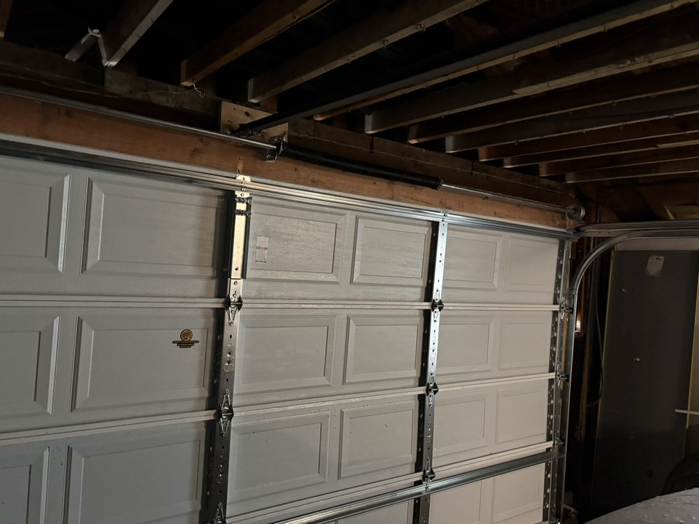 Schlueter’s Garage Door Services - Garage Door Contractor in East Peoria, IL