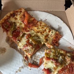 Turnabout Pizza - Medium Garlic, Sausage, Onion, Green and Red(!) Pepper