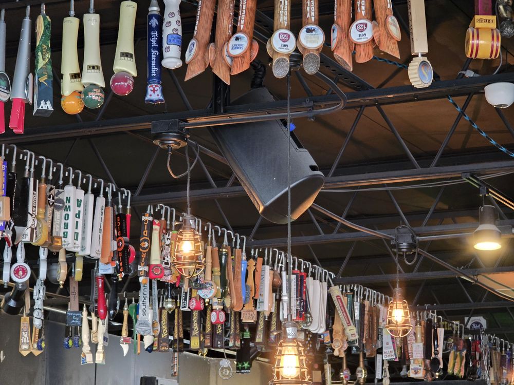 Troubled Waters Brewing Image