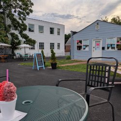 Murray's Shaved Ice - Exterior