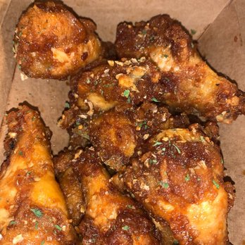 Seoulside Wings - Soy Garlic Wings - Food Trucks Near Me Seoulside Wings - Soy Garlic Wings - Food Trucks Near Me