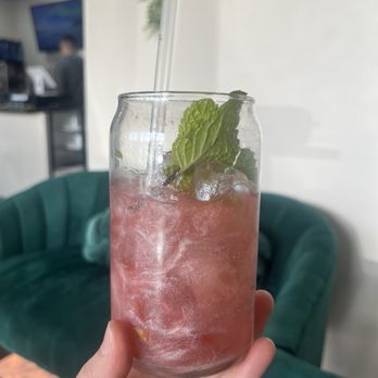 Verona Cafe - Shimmery strawberry mocktail - Lebanese Near Me - Millcreek, Utah