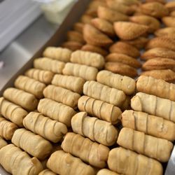 Paneka - Tequeños y mini pastelitos