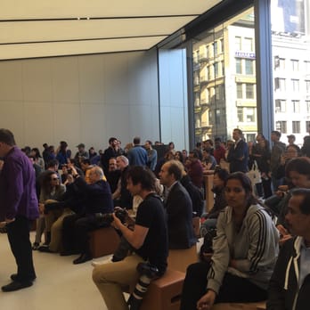 Apple Union Square - Lots of people enjoying the day at the new Apple Store. - Computers Near Me - San Francisco, California