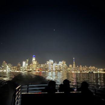 Isle House Apartments - Treasure Island Ferry to the city! 5 minute ride - Apartments Near Me - San Francisco, California