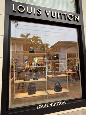 Louis Vuitton Maui Wailea by null