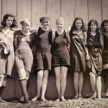 Rosario Village - A cute vintage photo in the hall - Resorts Near Me - Eastsound, Washington