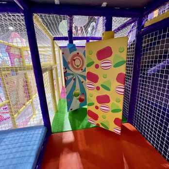 Candy Wonderland - Second floor obstacle course - Indoor Playcenter Near Me - Palm Bay, Florida Candy Wonderland - Second floor obstacle course - Indoor Playcenter Near Me - Palm Bay, Florida