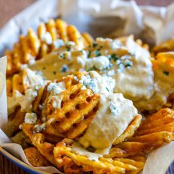 Stirr - Gorgonzola waffle fries (IG: @dallisoneats)