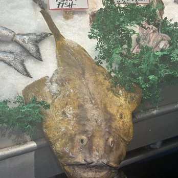Pike Place Market - Fish stand in the market - Public Markets Near Me - Seattle, Washington
