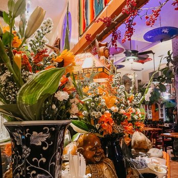 Tower Cafe - Interior blooms - Breakfast & Brunch Near Me - Sacramento, California Tower Cafe - Interior blooms - Breakfast & Brunch Near Me - Sacramento, California