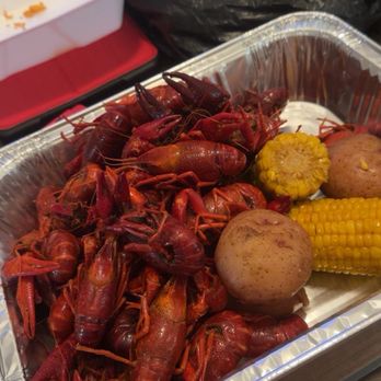 Twisted Tails Crawfish - Crawfish Combo #1 - 2 pounds, 2 corn, 2 potatoes, sausage and 2 mushrooms. - Seafood Near Me - McKinney, Texas