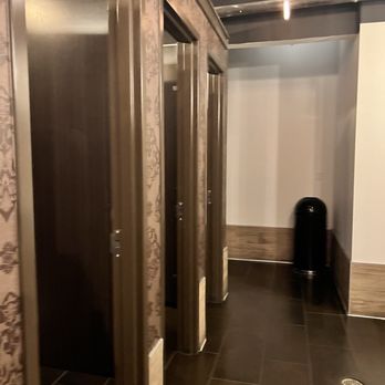 Wynkoop Brewing - Women's restroom - Pool Halls Near Me - Denver, Colorado Wynkoop Brewing - Women's restroom - Pool Halls Near Me - Denver, Colorado