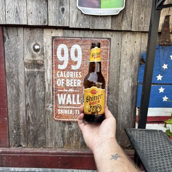 Bend General Store - Burgers Near Me - Bend, Texas