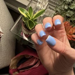 Thumb nail gel polish is chipping after a couple days