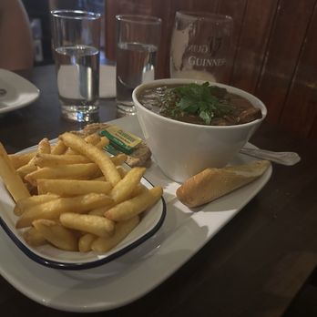The Quays Irish Restaurant - Beef and Guinness stew 3.5/5 - Irish Near Me - Dublin, D