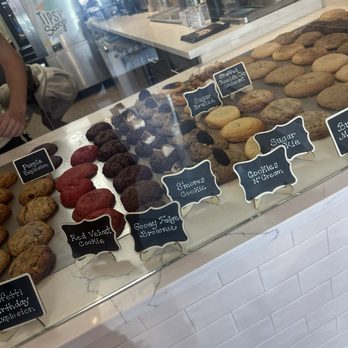 Cookies N Cream - Desserts Near Me - Queens, New York Cookies N Cream - Desserts Near Me - Queens, New York